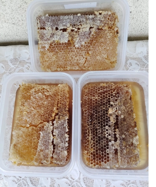 Karakovan Petekli Çiçek Balı (Net: 600 g)